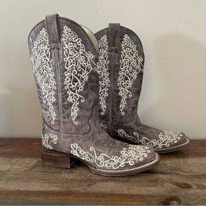 Corral 7.5 Foral Embroidery Cowboy Boots